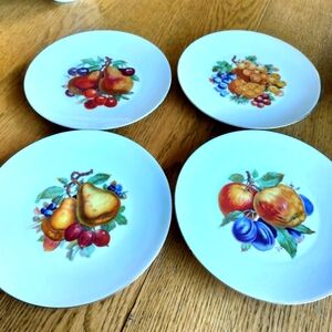 Set Of 4 -  Bareuther Waldsassen Bavaria Germany 7-7/8” Plates